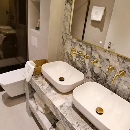 Villa D' Republic - Infinity Pool & Old Town Views *