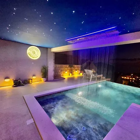 D' Republic - Infinity Pool & Old Town Views Villa