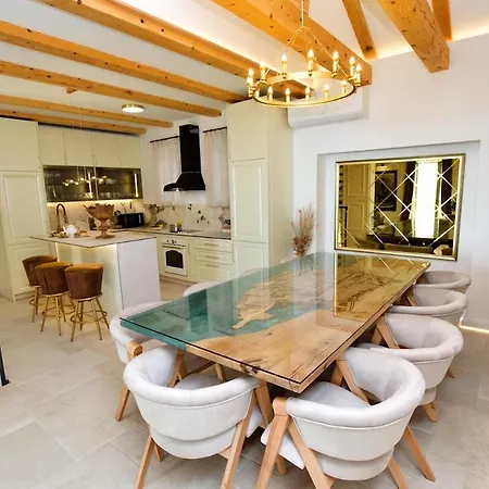 D' Republic - Infinity Pool & Old Town Views Villa