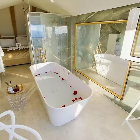 D' Republic - Infinity Pool & Old Town Views Villa