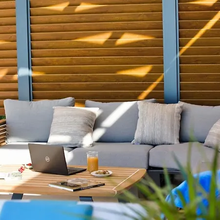 D' Republic - Infinity Pool & Old Town Views Villa *