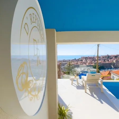 D' Republic - Infinity Pool & Old Town Views Villa *