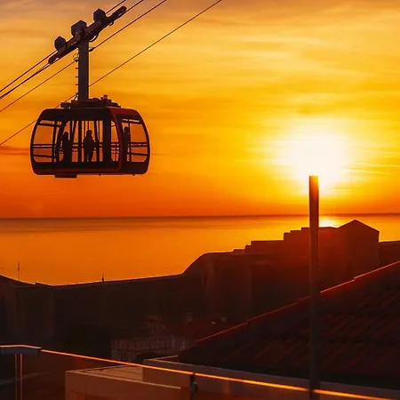 Vila D' Republic - Infinity Pool & Old Town Views *