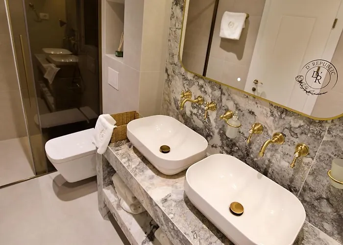 Vila D' Republic - Infinity Pool & Old Town Views *