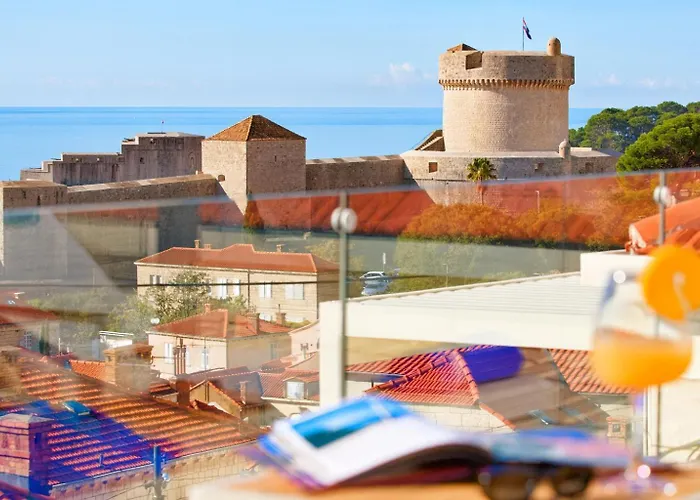 D' Republic - Infinity Pool & Old Town Views Vila *