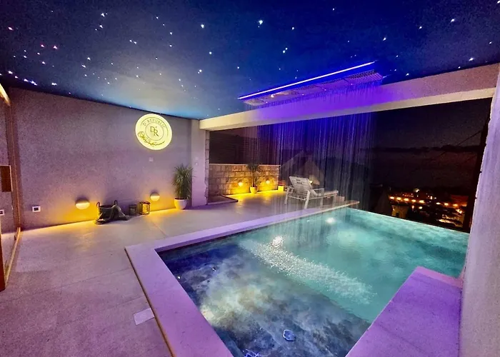 D' Republic - Infinity Pool & Old Town Views 别墅