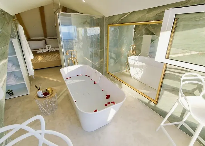 D' Republic - Infinity Pool & Old Town Views 别墅