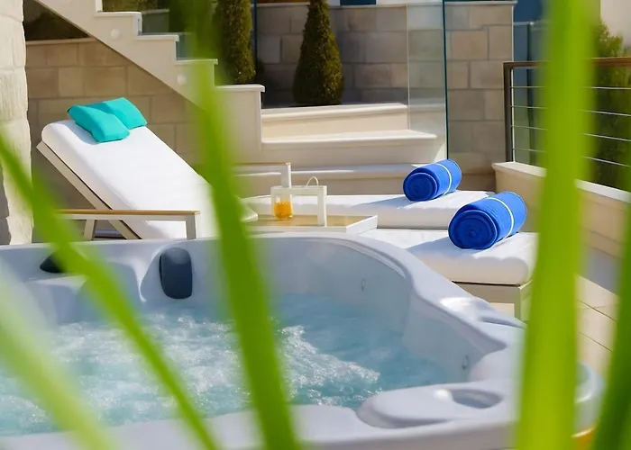 D' Republic - Infinity Pool & Old Town Views *