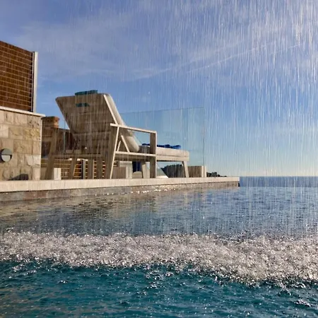 D' Republic - Infinity Pool & Old Town Views Villa *