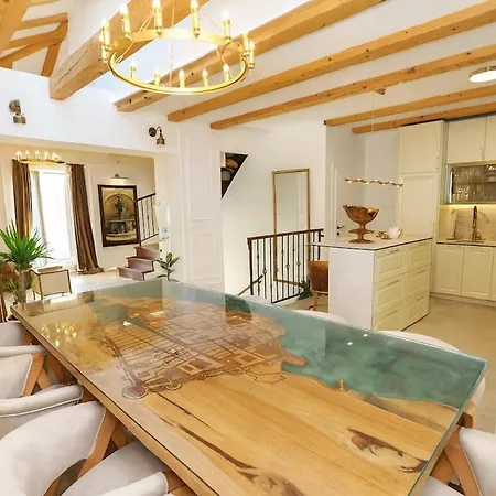 D' Republic - Infinity Pool & Old Town Views